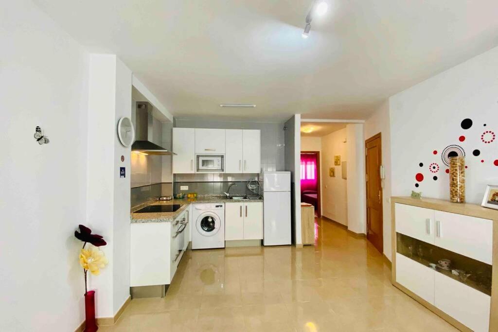 “Smile Nerja” Chic Apartment With Wifi, 4 Guests Exterior photo