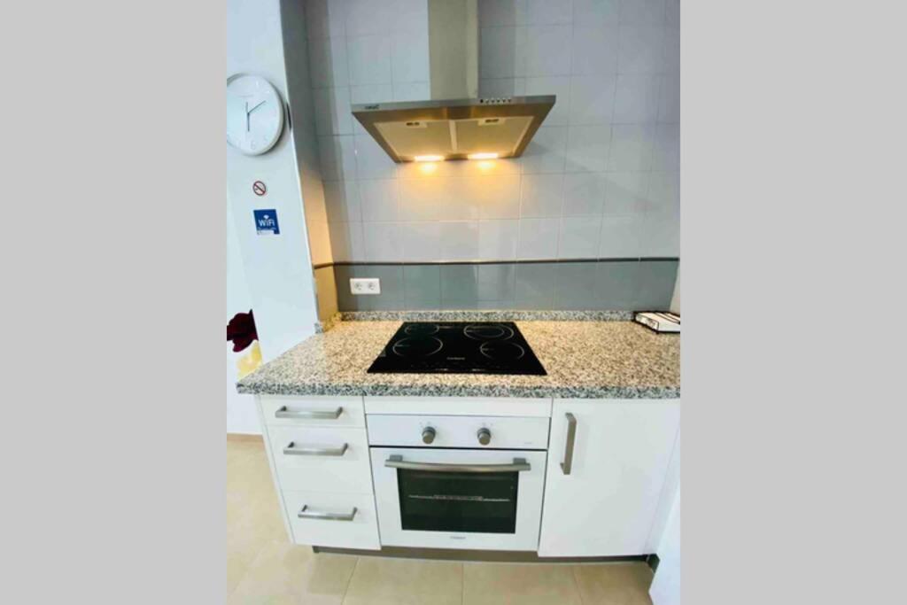 “Smile Nerja” Chic Apartment With Wifi, 4 Guests Exterior photo