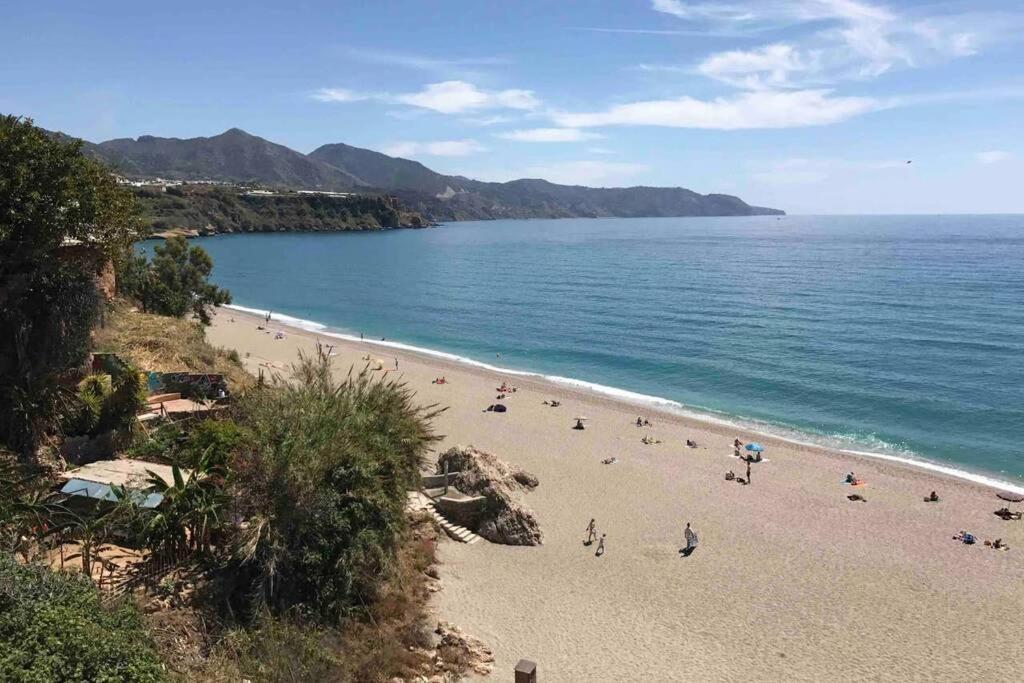 “Smile Nerja” Chic Apartment With Wifi, 4 Guests Exterior photo
