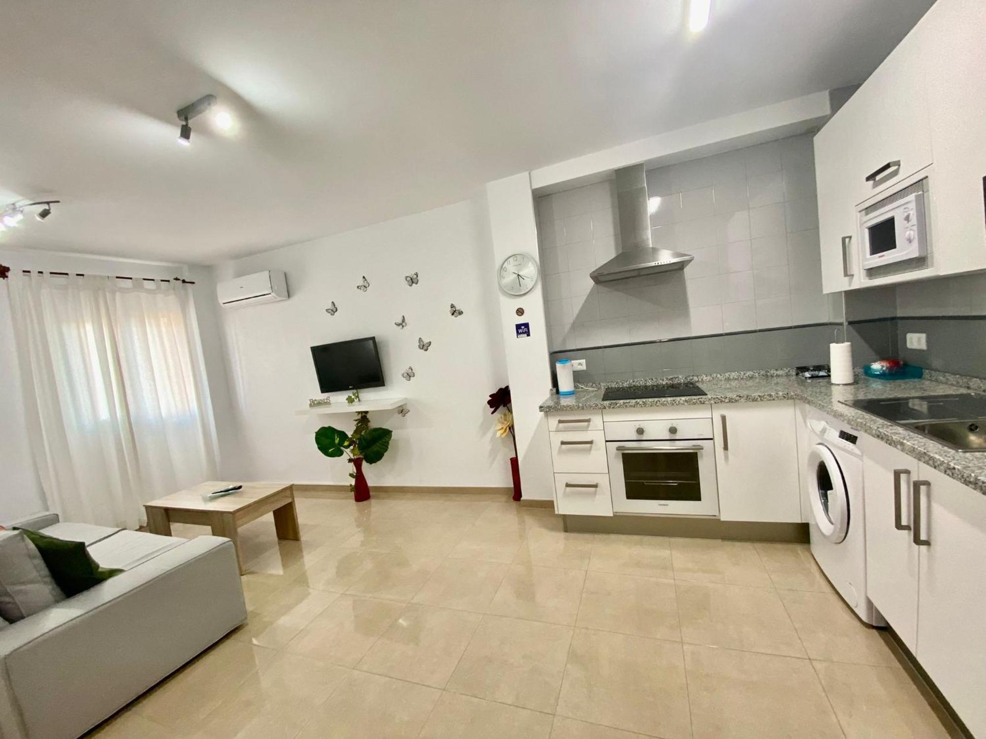 “Smile Nerja” Chic Apartment With Wifi, 4 Guests Exterior photo